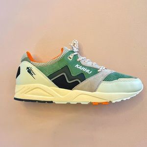 KARHU Aria 95 Lily White / India Ink